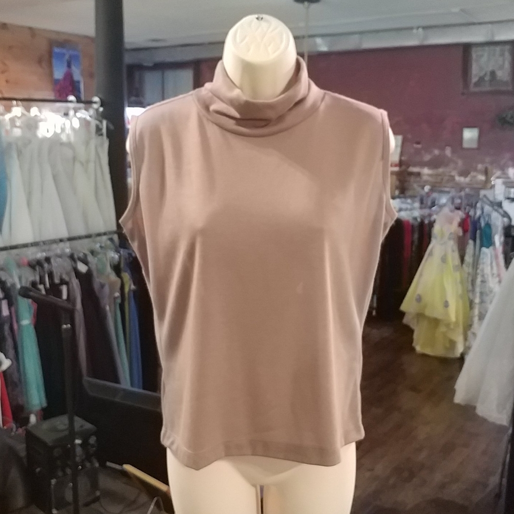 Lilly of California top